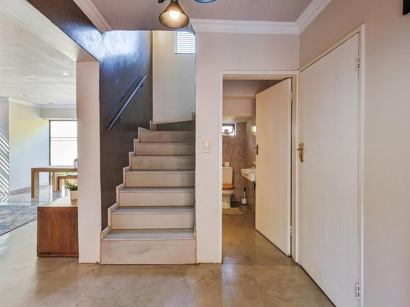 Charming three-bedroom home in Monterrey Place - Photo 4