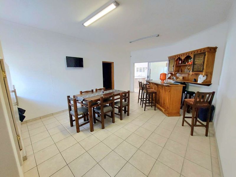 Stunning 3-Bed Home in Sunbay, Steps from the Beach - Photo 10
