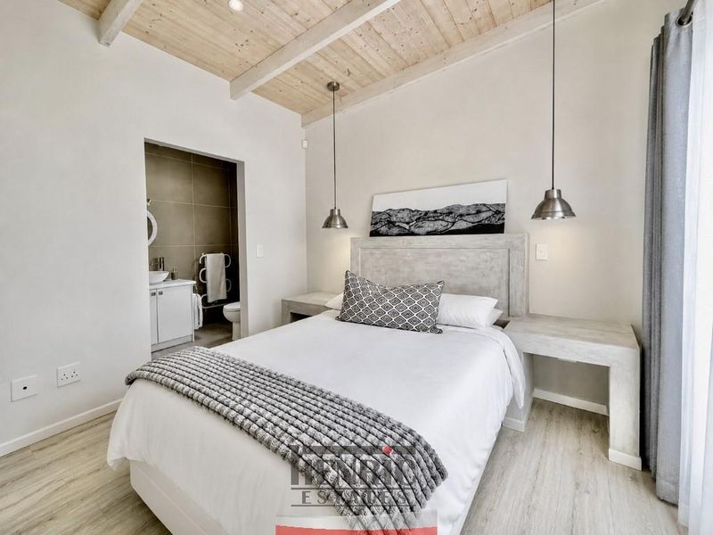 Truly one of the most stylish, elegant, and practical homes in Kramersdorf - Photo 4