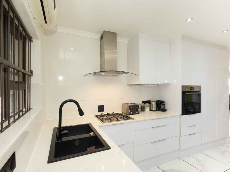 Charming 3-Bedroom Family Home in Protea Heights - Photo 3