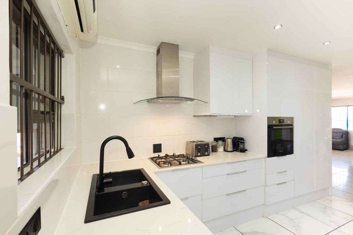 Charming 3-Bedroom Family Home in Protea Heights - Photo 3