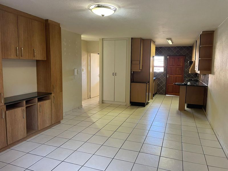 Ground Floor Unit NOT PET FRIENDLY - Photo 9