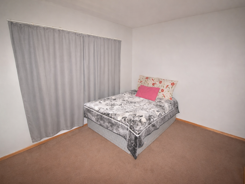 Ground Floor Unit in Secure Complex - Photo 7