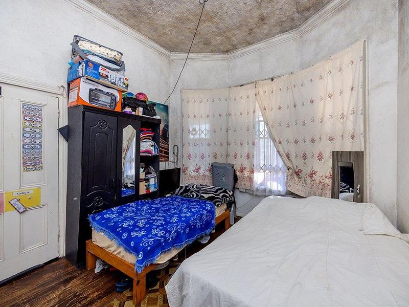 Investment Opportunity: Spacious 7 Bedroom House in Vasco Estate, Goodwood - Photo 8