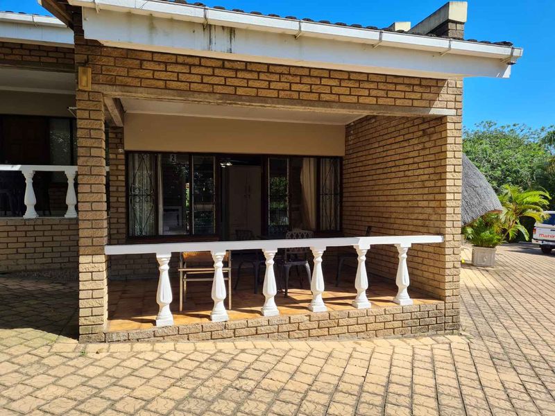 gorgeous 4 Sleeper bachelors' apartment - Photo 2