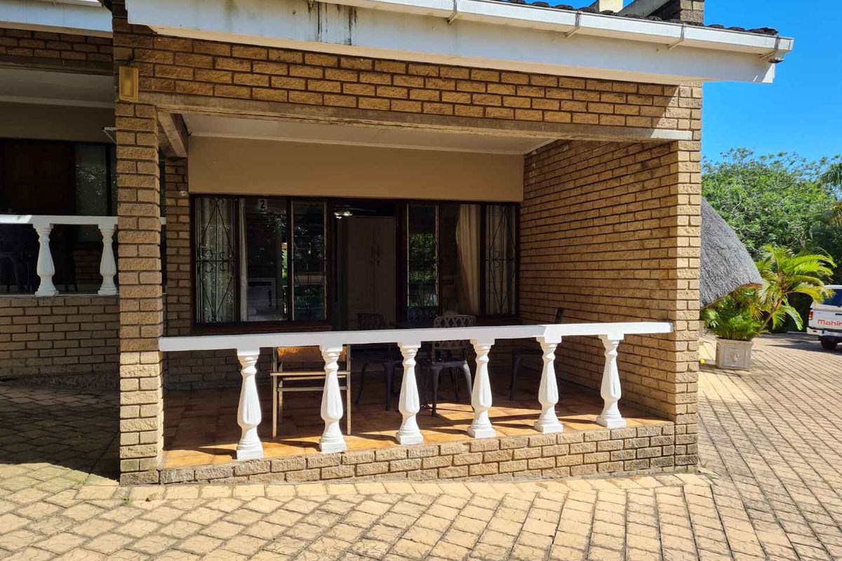 gorgeous 4 Sleeper bachelors' apartment - Photo 2