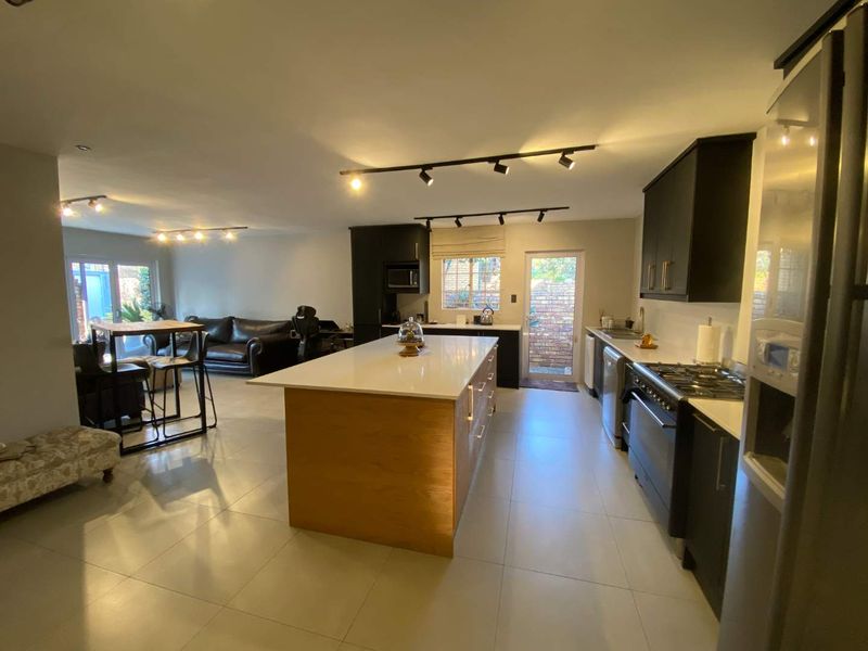 2 Bedroom Townhouse for sale in Highveld Estate. - Photo 2
