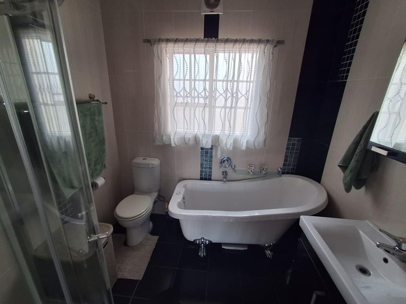 PET FRIENDLY FAMILY TOWNHOUSE - NEW REDRUTH - Photo 10