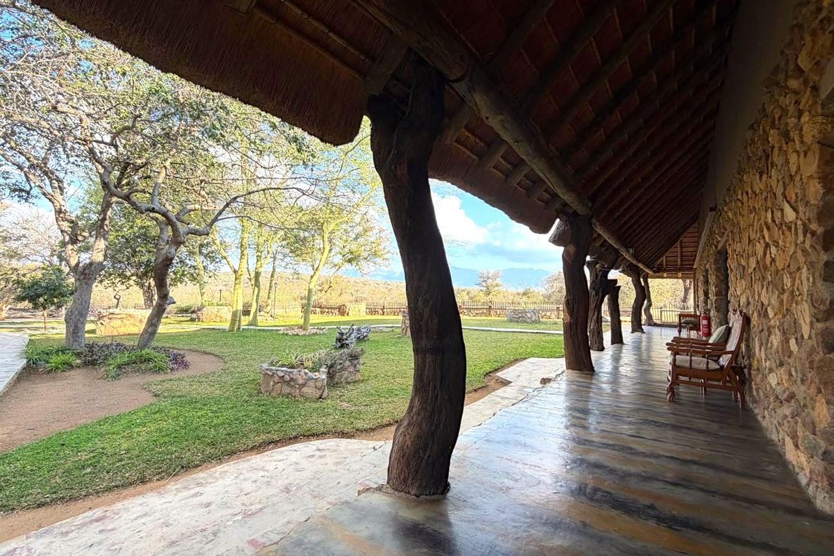 Commercial Lodge in Hoedspruit for sale – Dual mandate - Photo 4