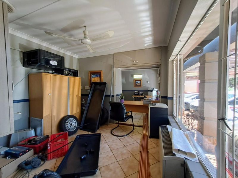 Integrated Living and Business on Zambezi Drive - Photo 7