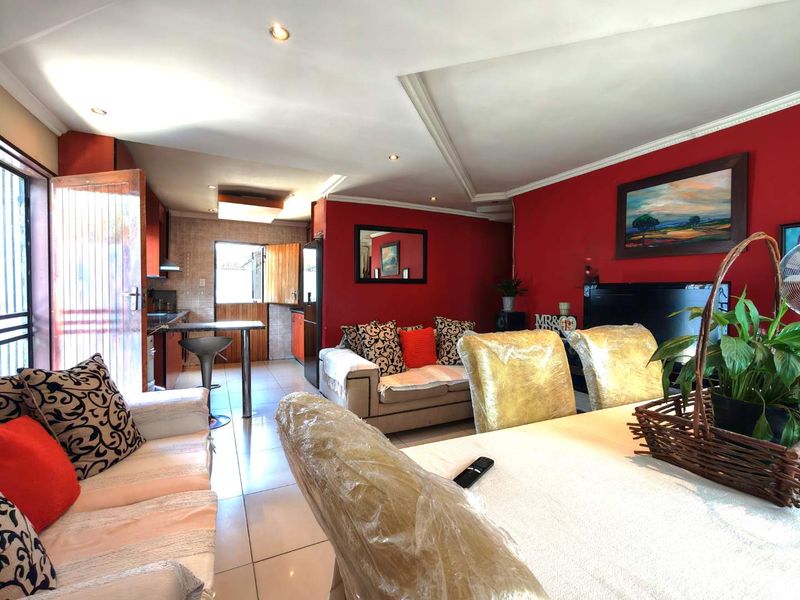 4 Bedroom House for Sale in Cosmo City - Photo 9
