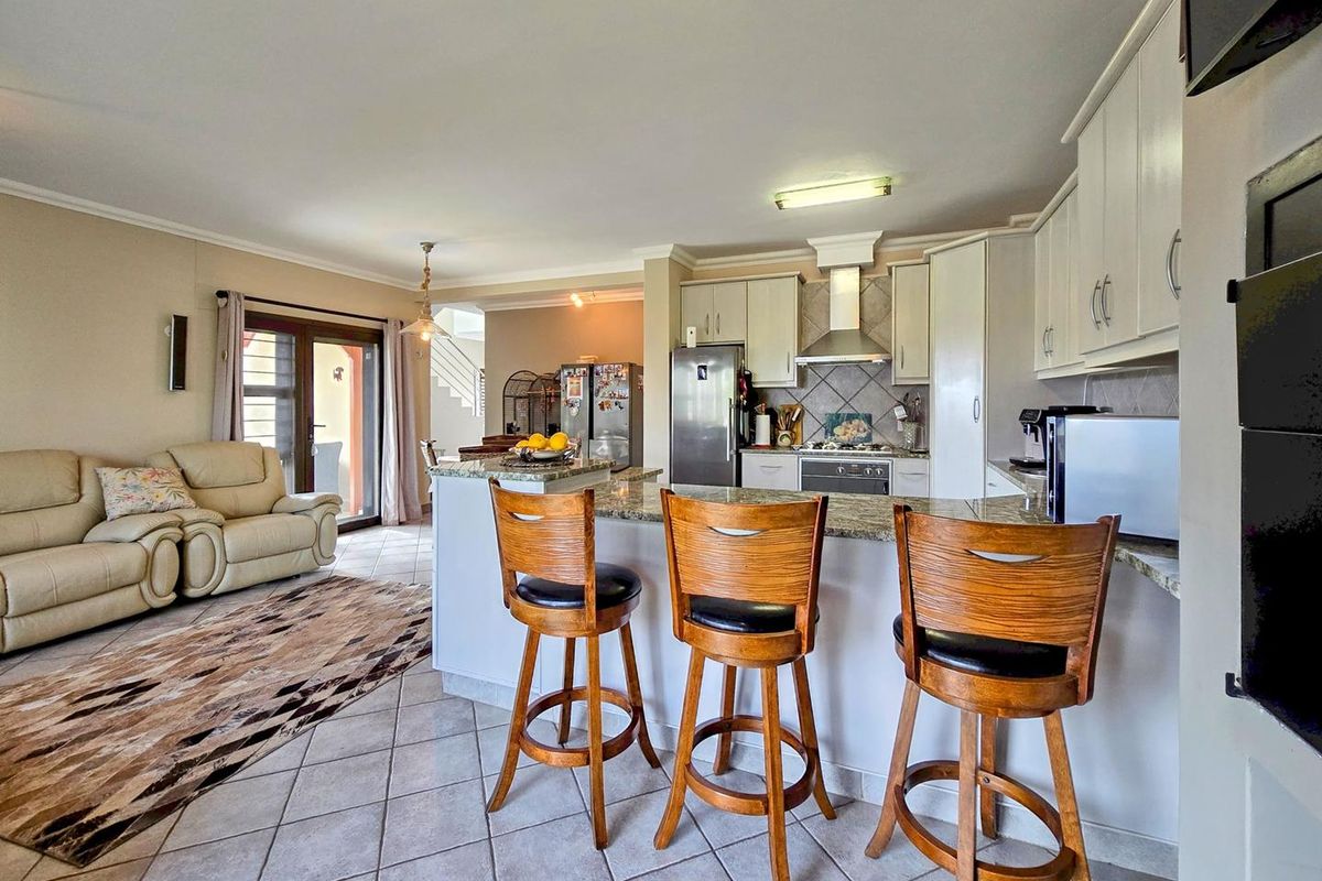 Dolphin Beach, Walvis Bay: Very neat duplex Townhouse is for Sale - Photo 4