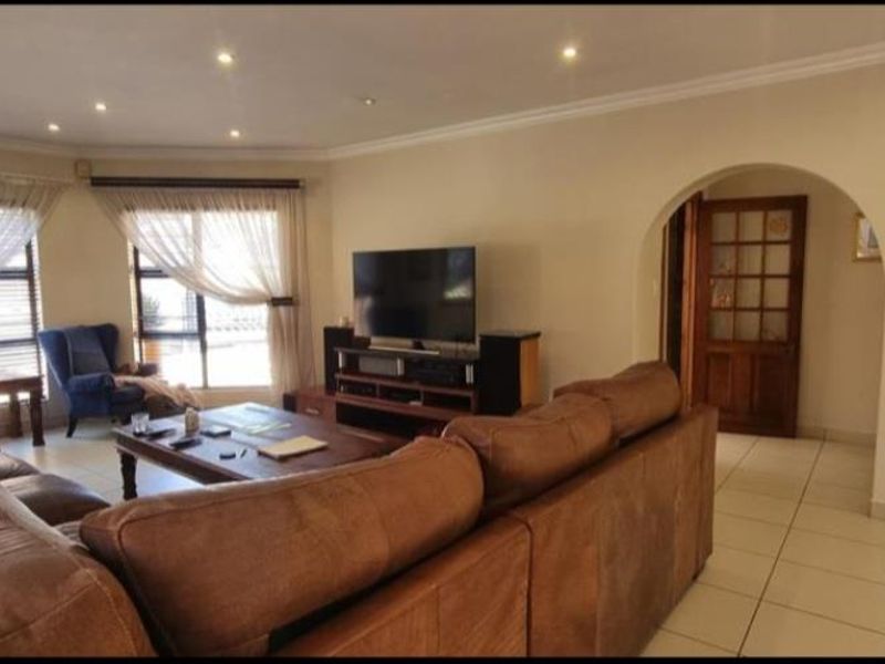 4 Bedroom House for Sale - Photo 7