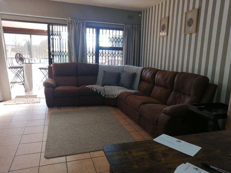 Wow! Stunning duplex townhouse - Photo 4