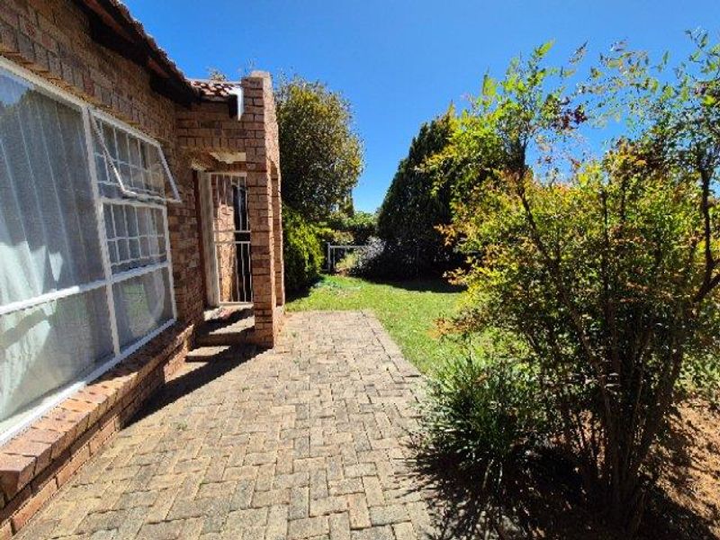 Student Sanctuary or Starter Home Sweet Home - Photo 5