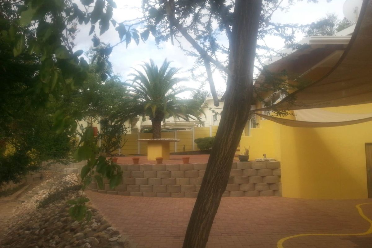 HOUSE FOR SALE WITH OFFICE RIGHTS: - Photo 3