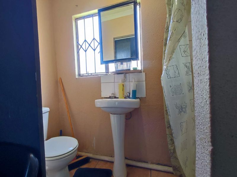 5 Bedroom House for Sale in Cosmo City - Photo 10