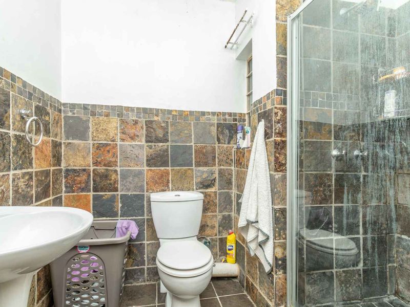 Perfect for the investor or first time buyer! - Photo 7