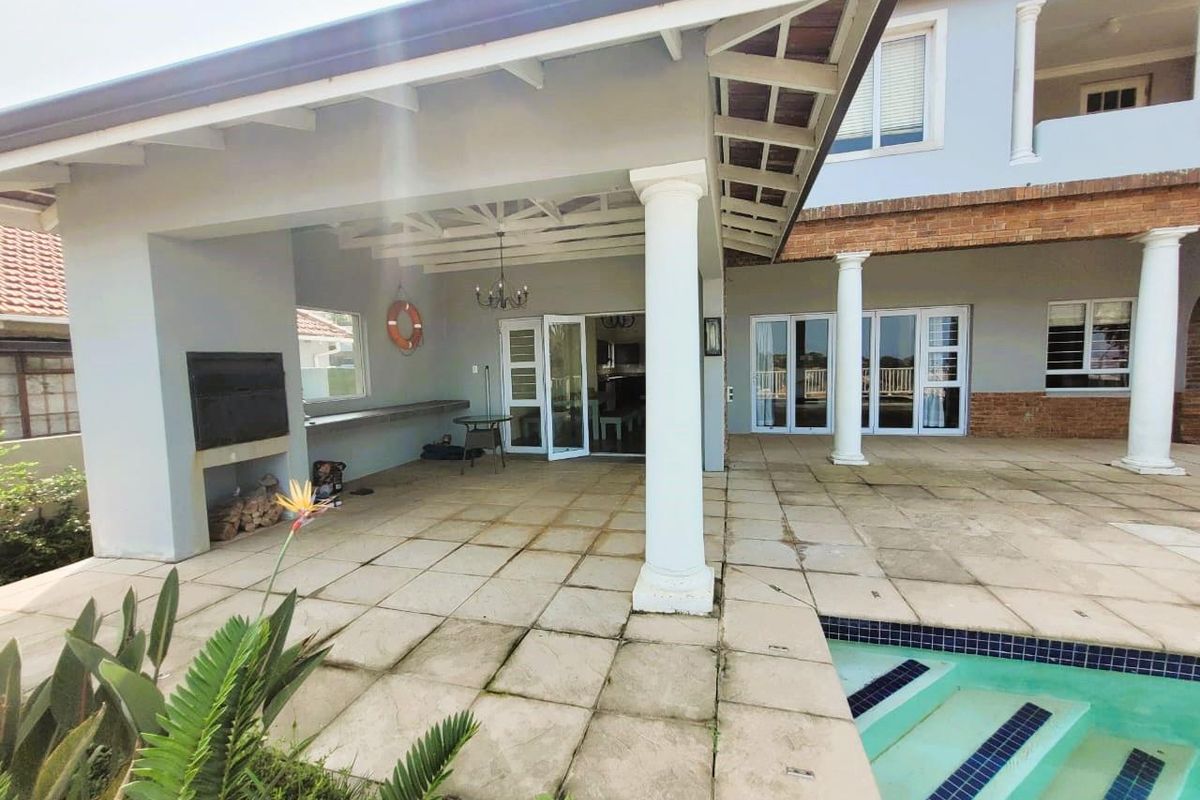 Luxurious 3-Bedroom Home with Panoramic Sea & City Views in Morningside - Photo 3