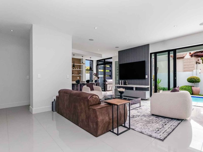 A STRIKING AND SOPHISTICATED MODERN CONTEMPORARY MASTERPIECE, IN A SOUGHT AFTER QUIET AND SERENE ESTATE - Photo 8