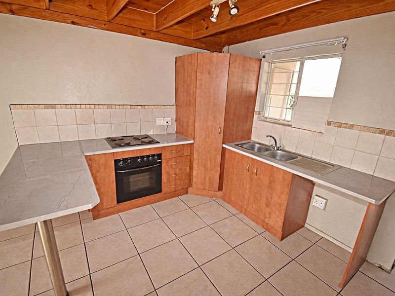 Second Floor Town House - Photo 7