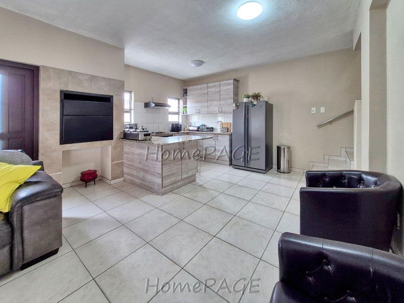 Fairway Estates, Walvis Bay: Neat 3 Bedr unit in Gracemere is for Sale - Photo 8