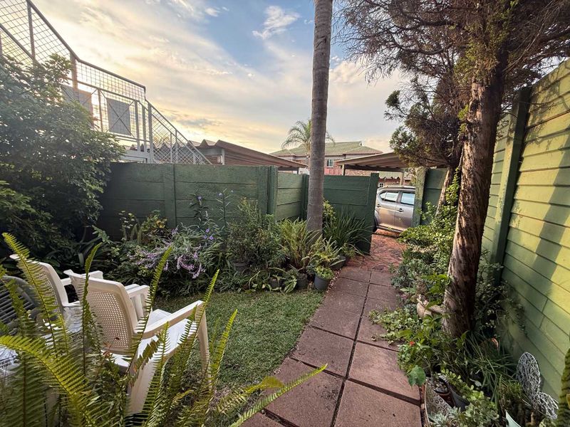 1 BED 1 BATH 1 CARPORT GROUND UNIT WITH GARDEN - Photo 2