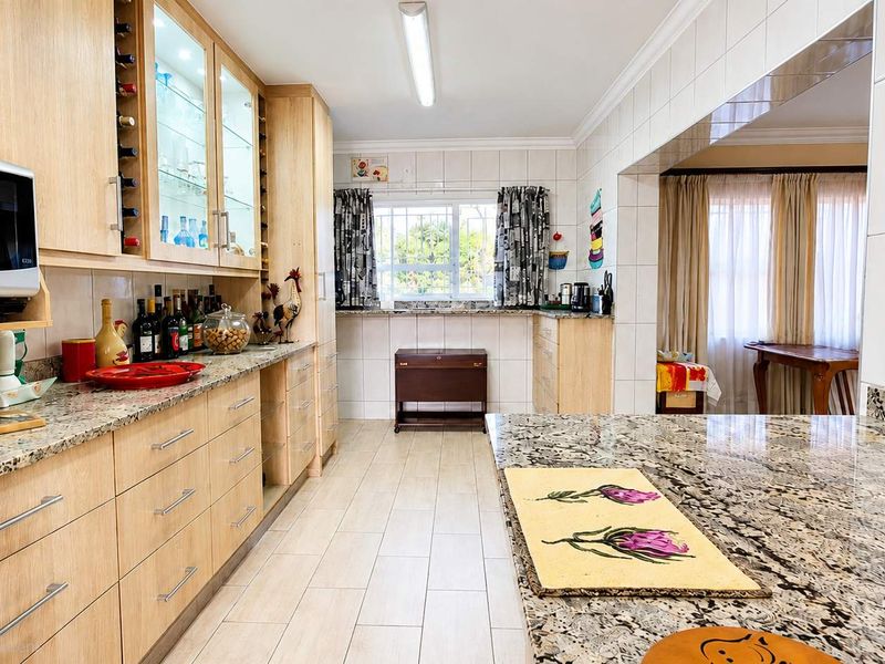 4 Bedroom House for sale in Glenvista - Photo 6