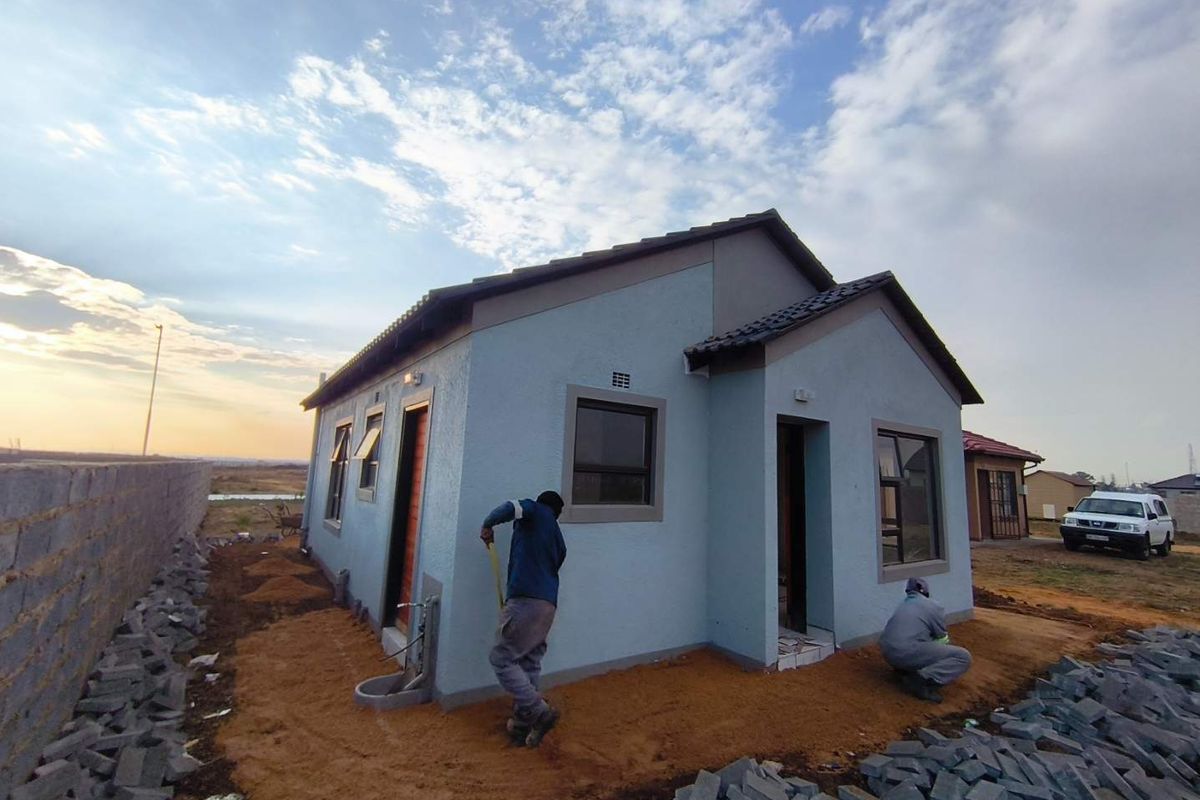Brand-New 3-Bedroom House for Sale in Windmill Park Ext 32 - Photo 2