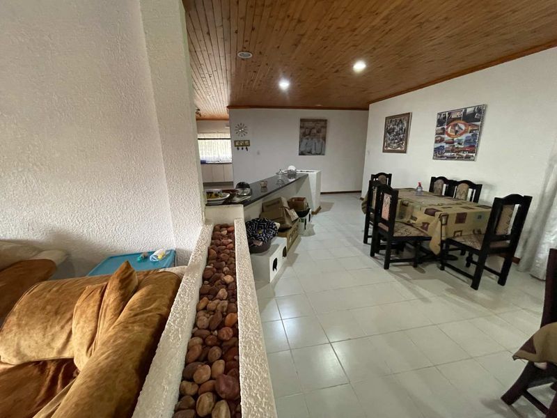 5 Bedroom Spacious Family Home - Photo 9