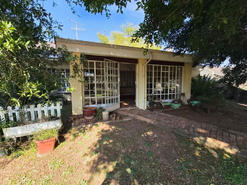 RARE SECTIONAL TITLE RETIREMENT TOWNHOUSE - Photo 1