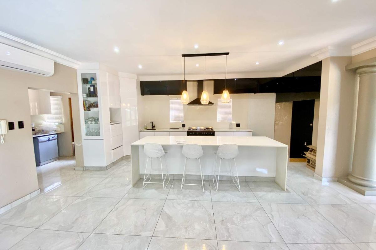 Hendra Estates - Stunning Freestanding Home In Security Estate In Prime La Lucia For Rent! - Photo 5