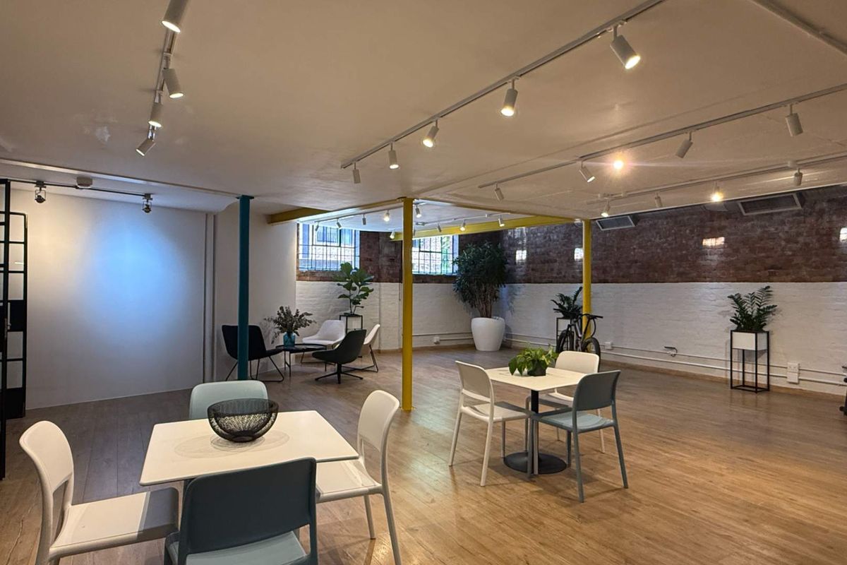 Dual Entrance 346m2 unit to let in De Waterkant - Photo 3