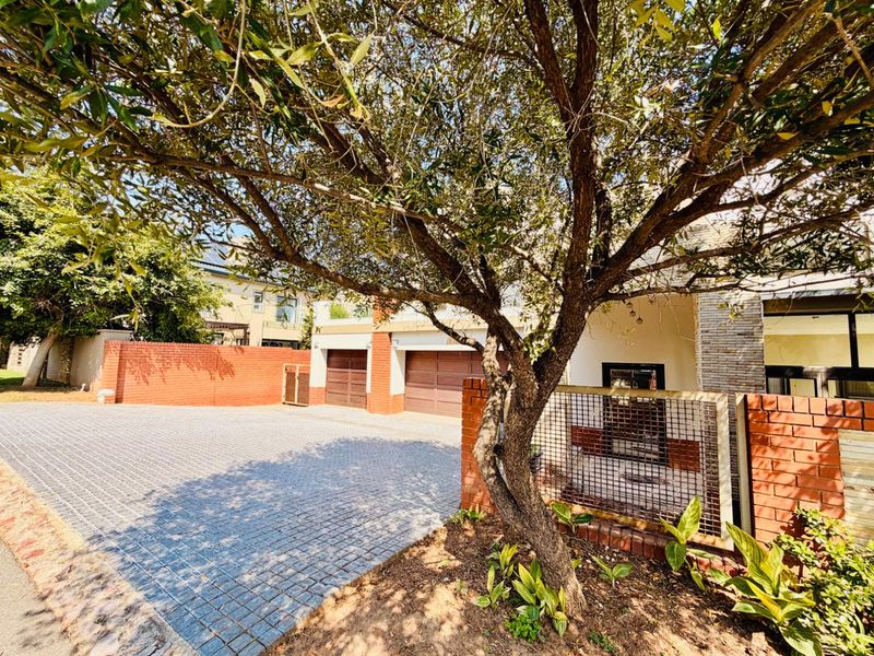 Five Bedroom Home For Sale in Waterfall Country Village Estate on a Corner Stand - Photo 3