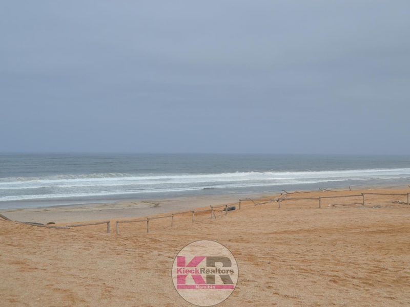 Henties Bay on the Beach. Don't miss out! - Photo 2