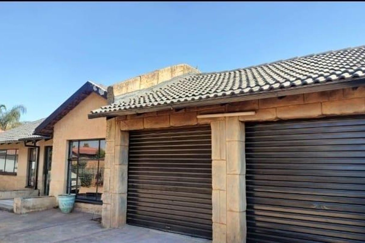 Four Bedroom House in Mamelodi East - Photo 2