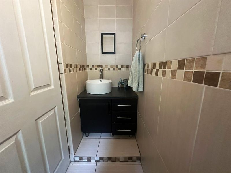 Spacious 2-Bedroom Unit with Patio - Photo 5