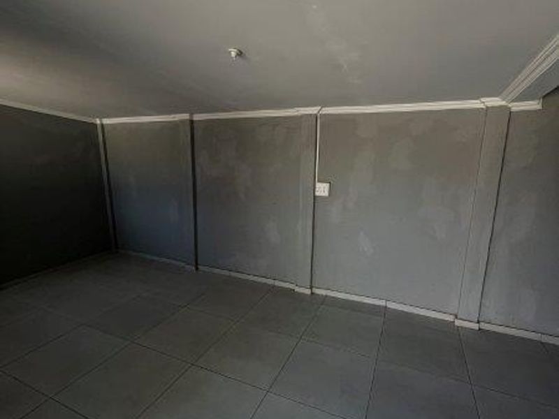 1 BEDROOM COTTAGE TO RENT IN CAPITAL PARK - Photo 4