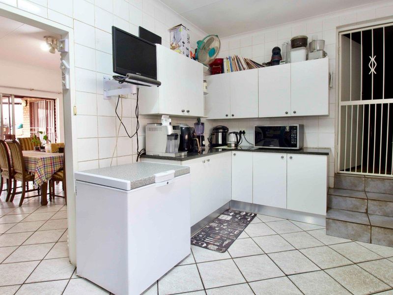 Wonderful Family Home in A Boomed Area - Photo 4