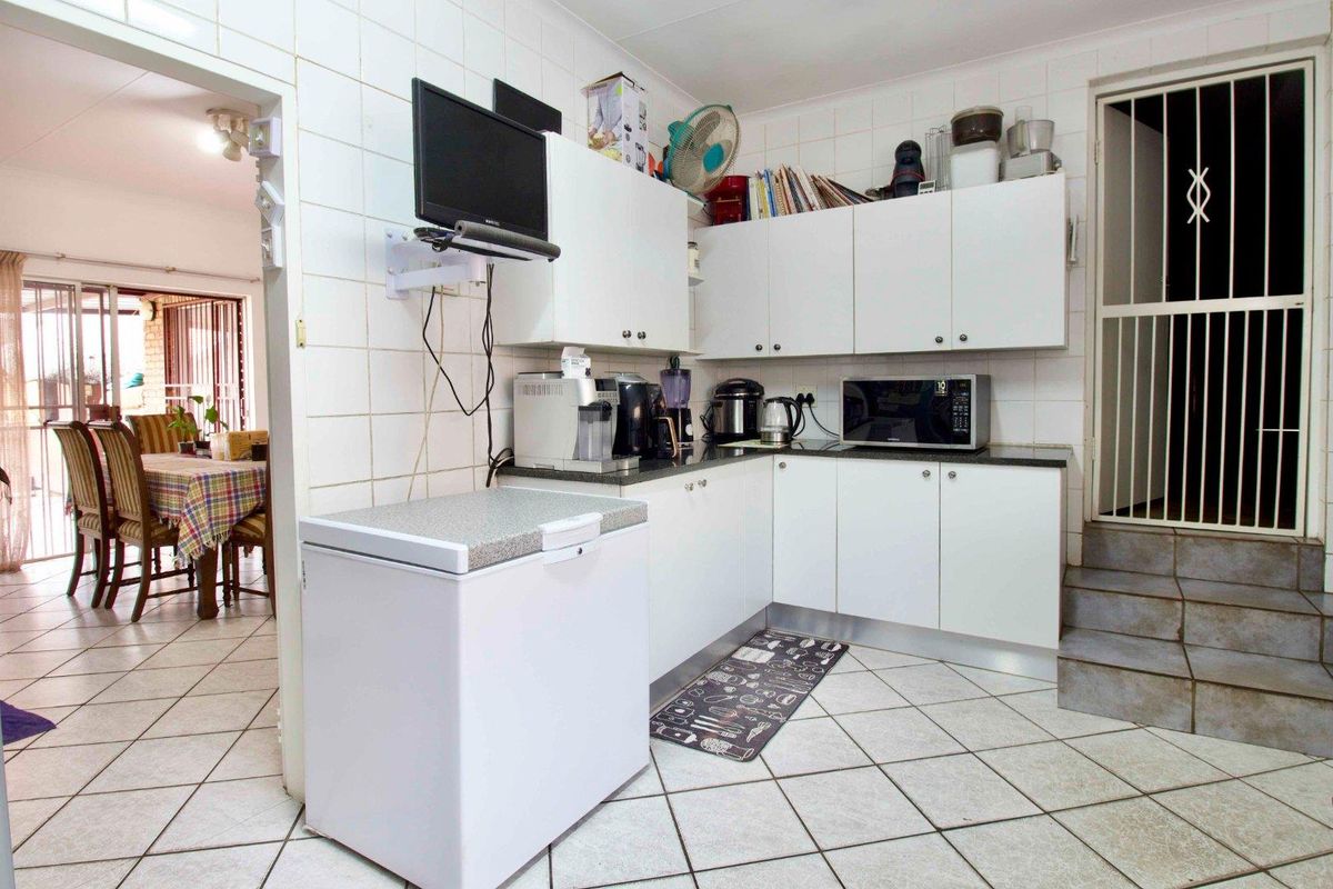 Wonderful Family Home in A Boomed Area - Photo 4