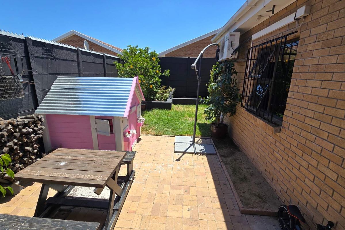 Facebrick Gem in Sought-After Brackenfell South - Photo 4