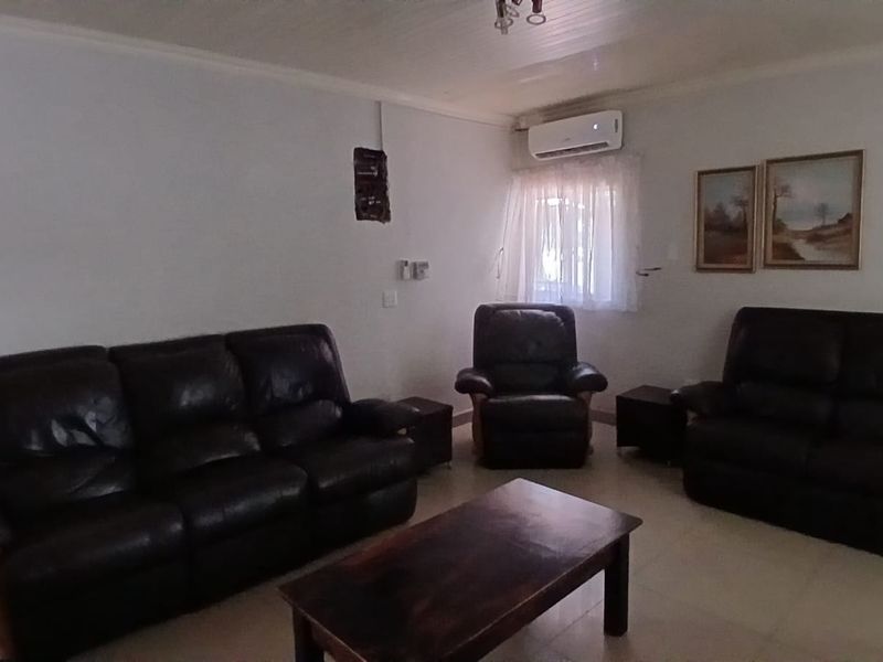 4 Bedroom family home to rent in Fichardtpark - Photo 6