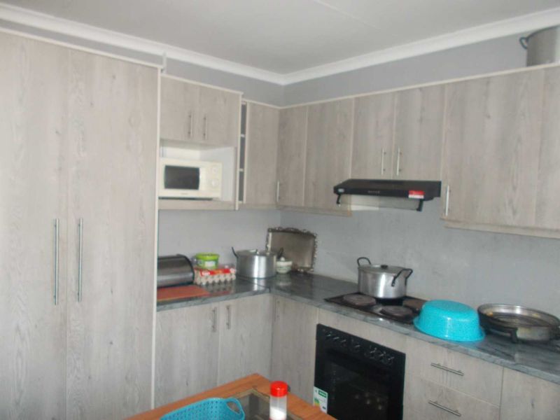Property for sale in a sought - after area - Photo 8