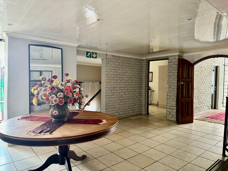 GUEST HOUSE FULLY FURNISHED FOR SALE IN PRETORIA NORTH - Photo 4