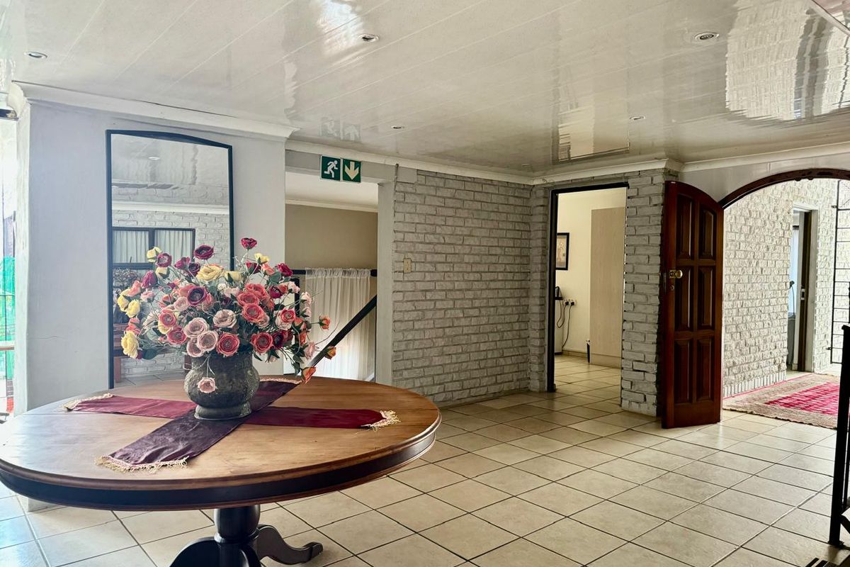 GUEST HOUSE FULLY FURNISHED FOR SALE IN PRETORIA NORTH - Photo 4