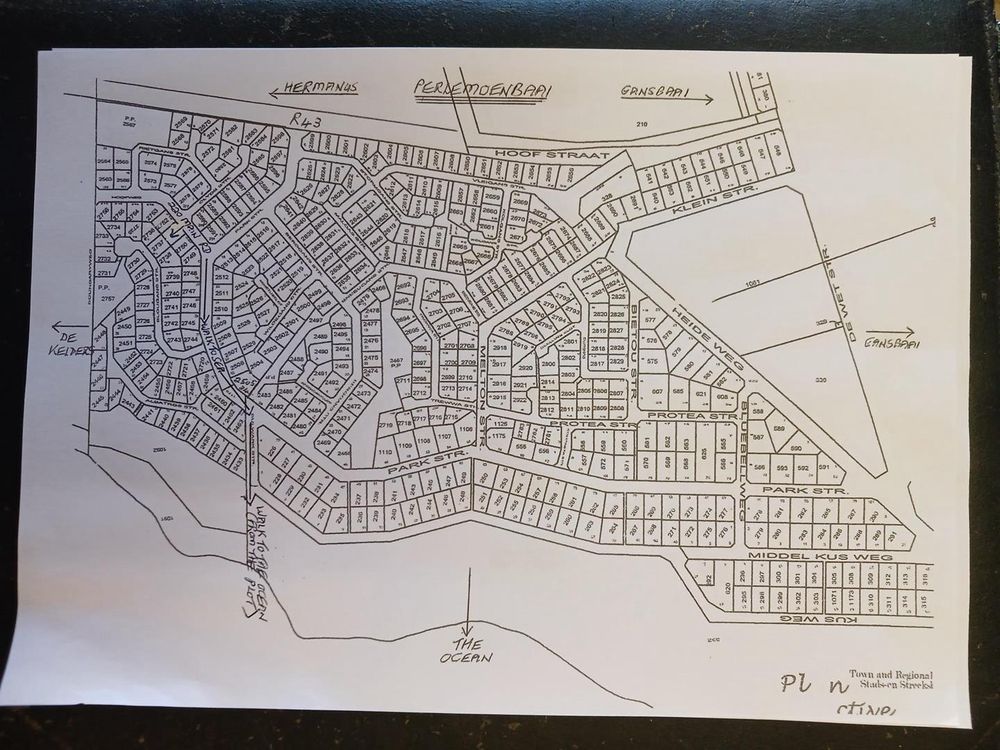 MAP of Perlemoenbaai - reflecting location of the Plot. Also indicates (my means of arrows) how to walk to the Sea.