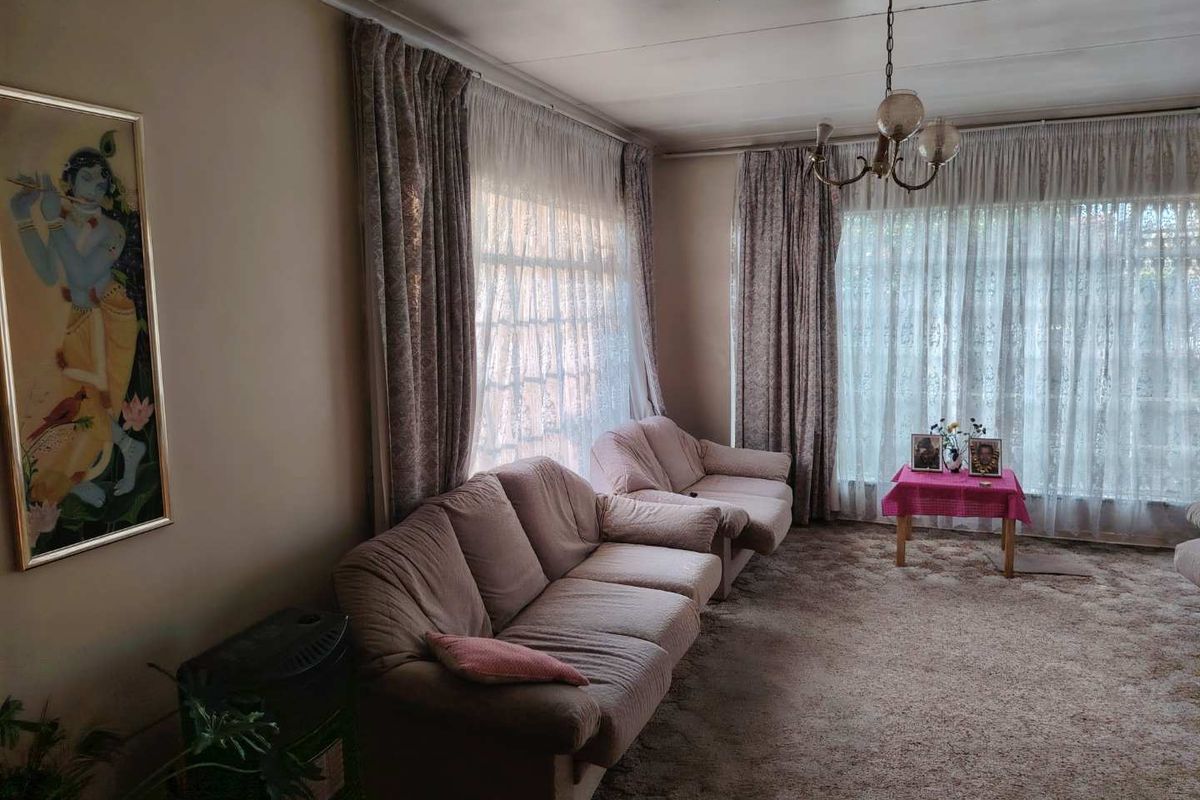 Charming 3-Bedroom Home in Sought-After Boomed-Off Area – Makenzie Park, Benoni - Photo 5