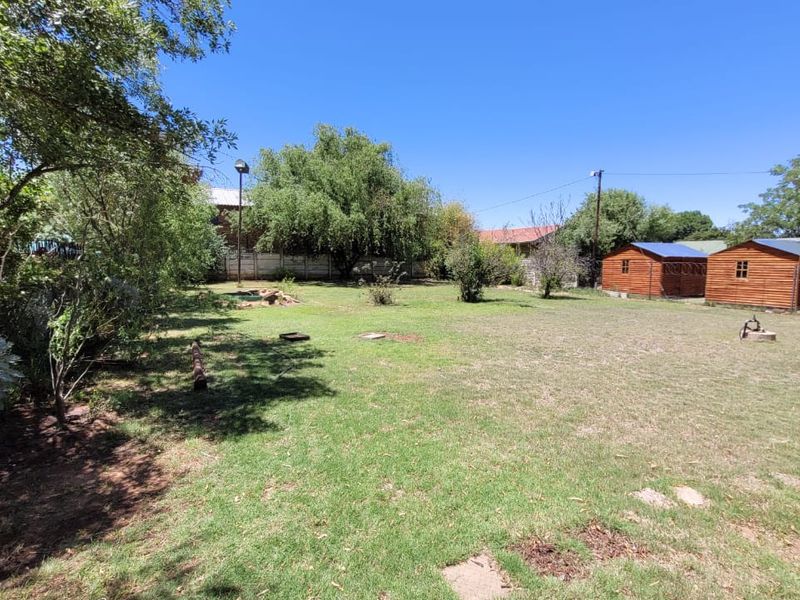 COUNTRYSIDE LARGE BEAUTIFUL SPACIOUS HOUSE. OUTSTANDING CONDITION.  GARDEN TO DIE FOR. - Photo 10