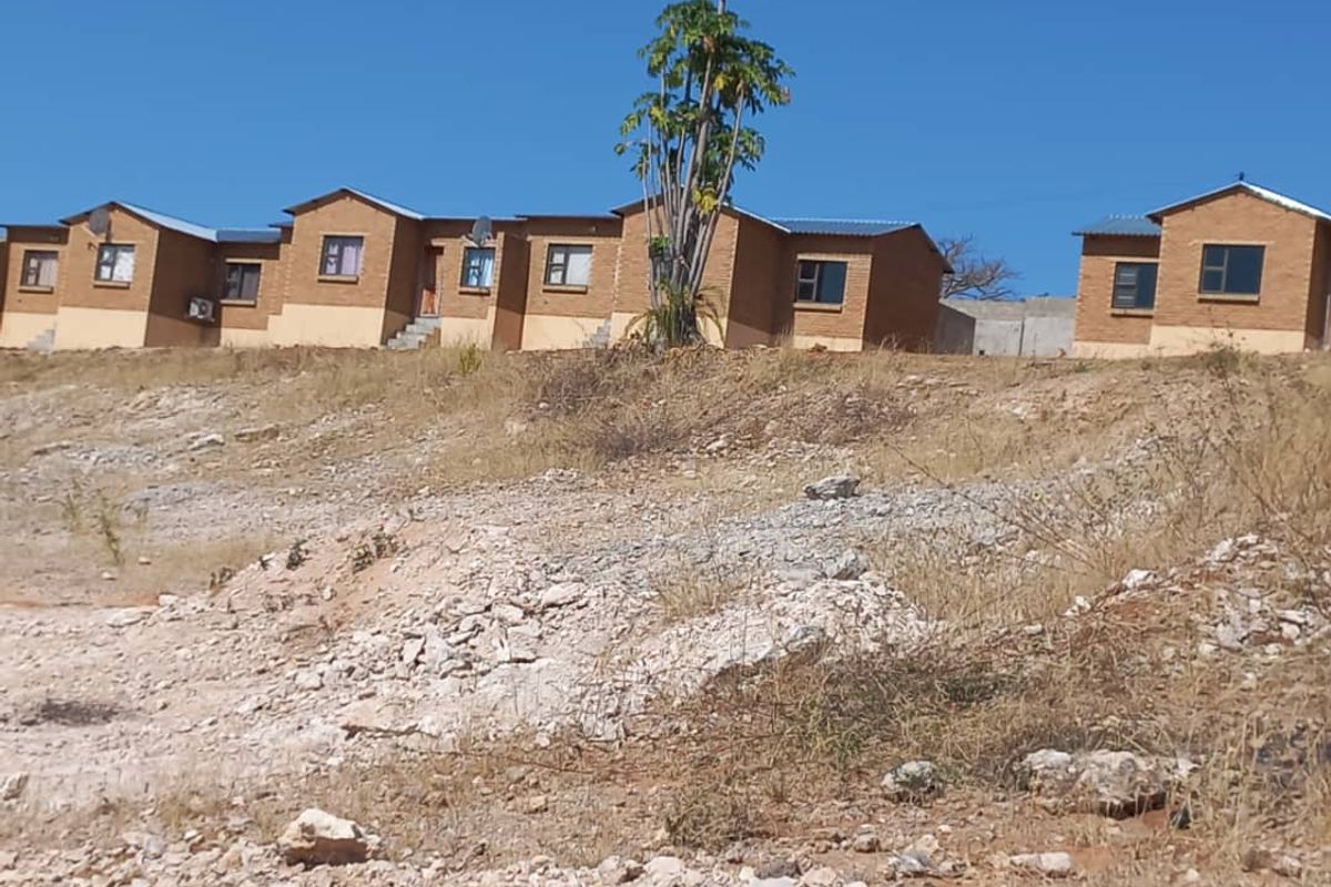 8 x 2 BEDROOM FLATS FOR SALE | RUNDU EXTENSION 5 (QUEENSPARK) - Photo 5
