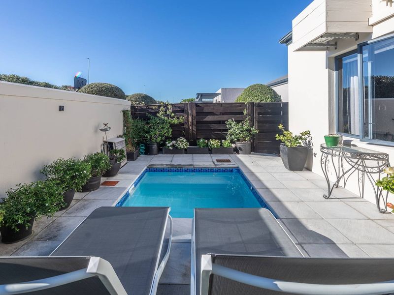 Beautifully Appointed Single-Level Home - Photo 4